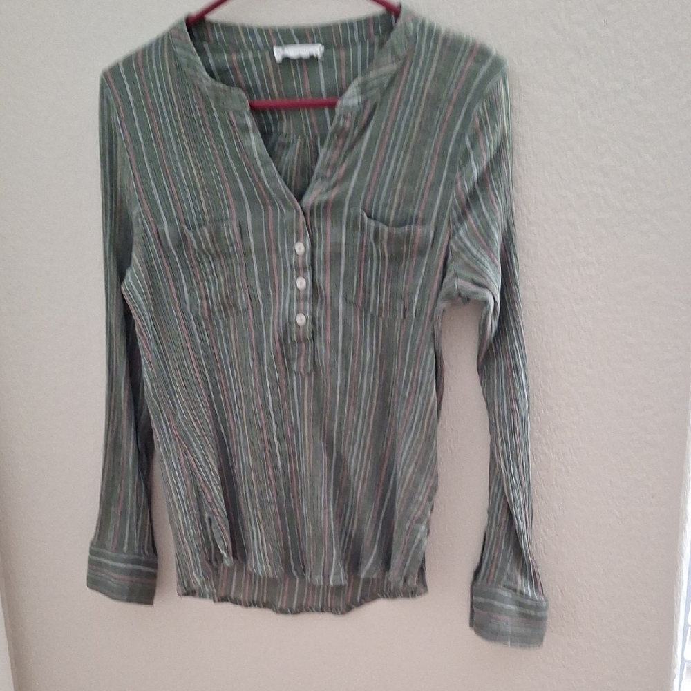 Carve Designs Green Fitted Long Sleeve Blouse